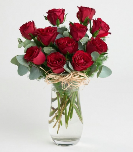 Bardak Vazoda 11 Kırmızı Gül