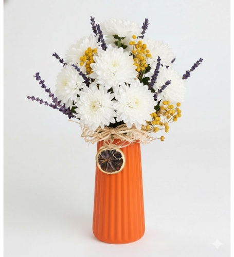 Turuncu Vazoda Beyaz Kasımpatı